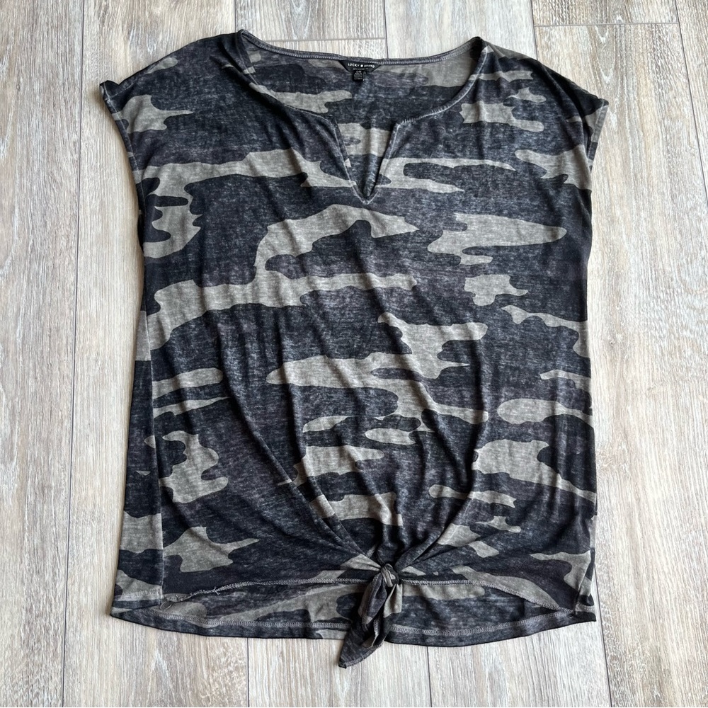 Lucky Brand Shirt Camo Front Tie Tee Size Large Lightweight Black Gray Womens